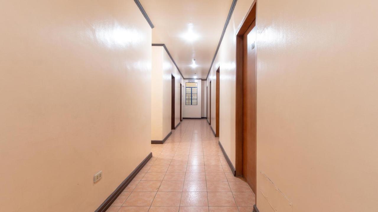 Hotel Reddoorz @ Downtown Tacloban Extérieur photo