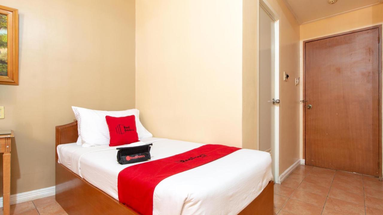 Hotel Reddoorz @ Downtown Tacloban Extérieur photo